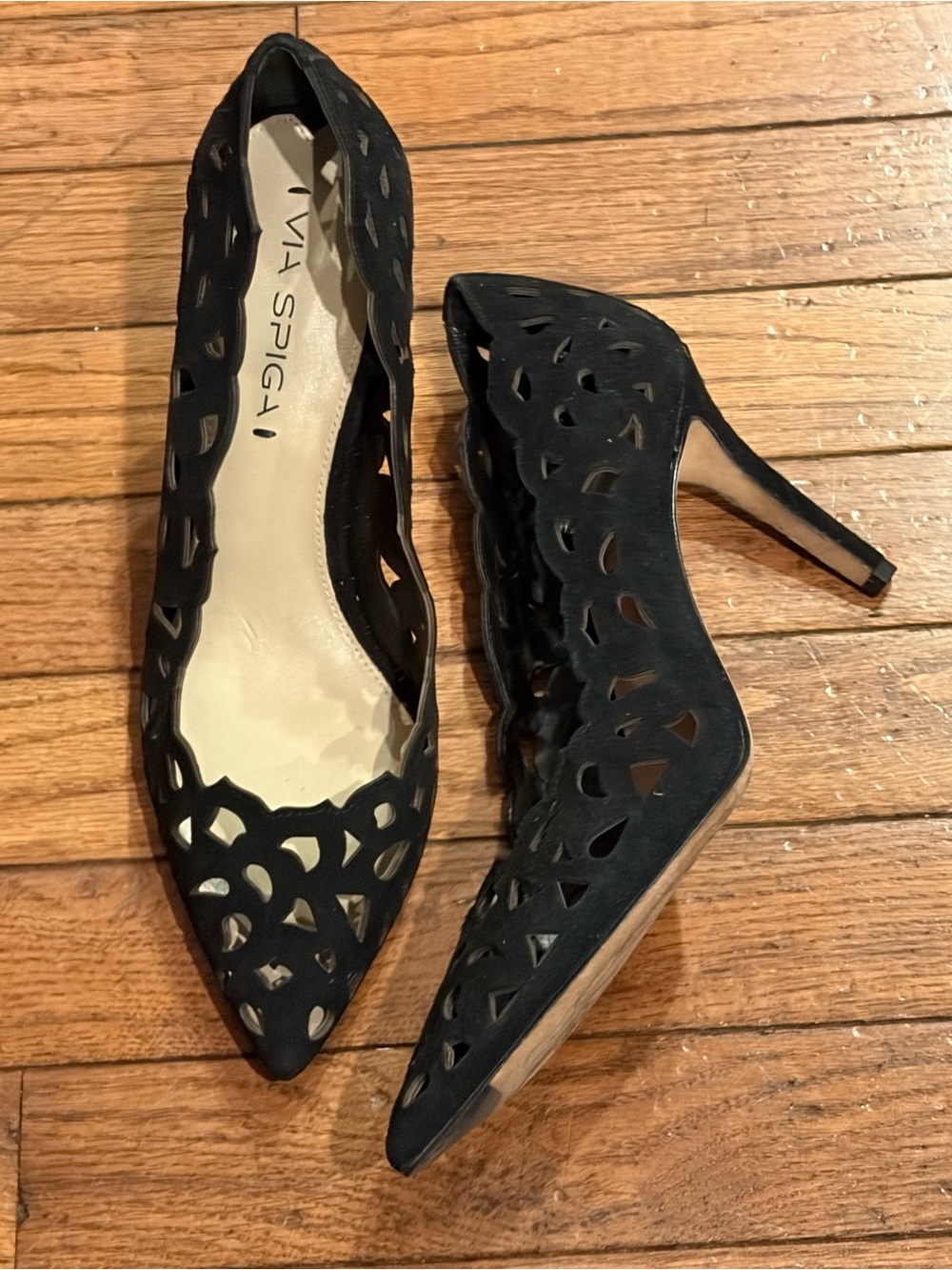 Via Spiga Black Laser-Cut Pointed Toe Pumps size 9/39